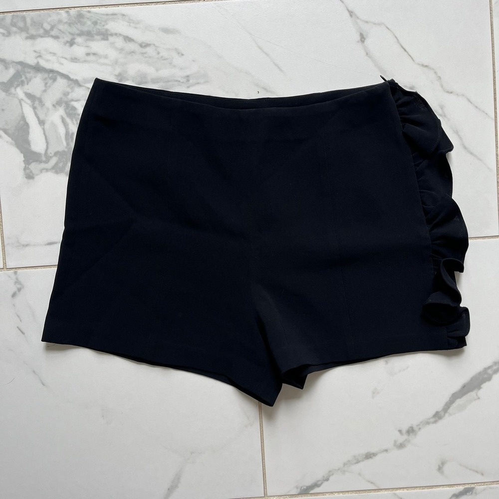 Cinq à Sept Ruffle Kenzie shorts black sz 4